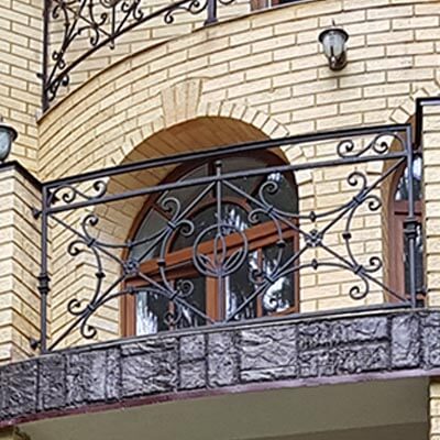 Кованые перила и балконные ограждения