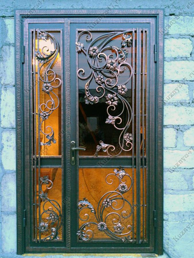 Металлические входные двери с ковкой от рублей в Москве купить с завода-изготовителя